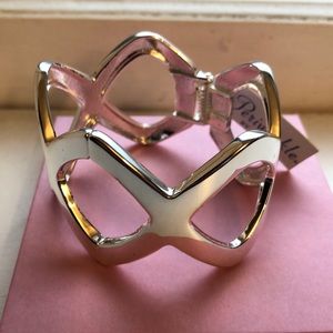 Periwinkle by Barlow bracelet